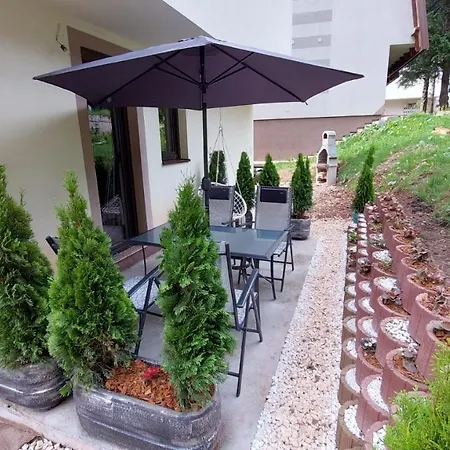 Kutak Apartment *